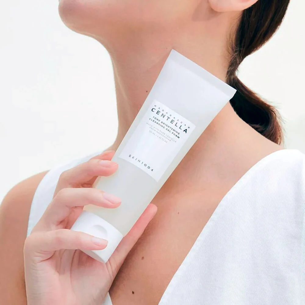 شوینده روشن کننده سنتلا اسکین 1004